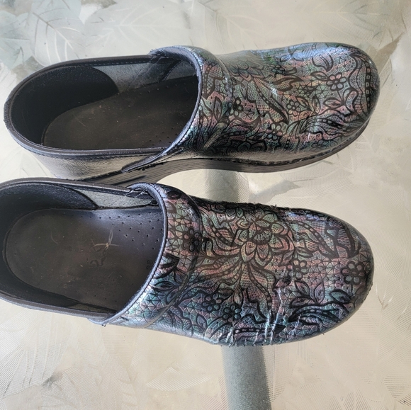 Dansko Clogs womens Sz 38 Gray iridescent paisley design - Picture 5 of 9